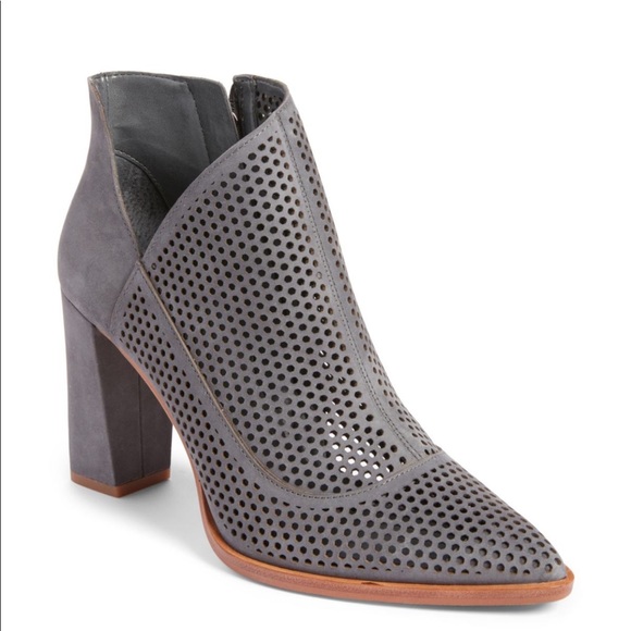 vince camuto levesna